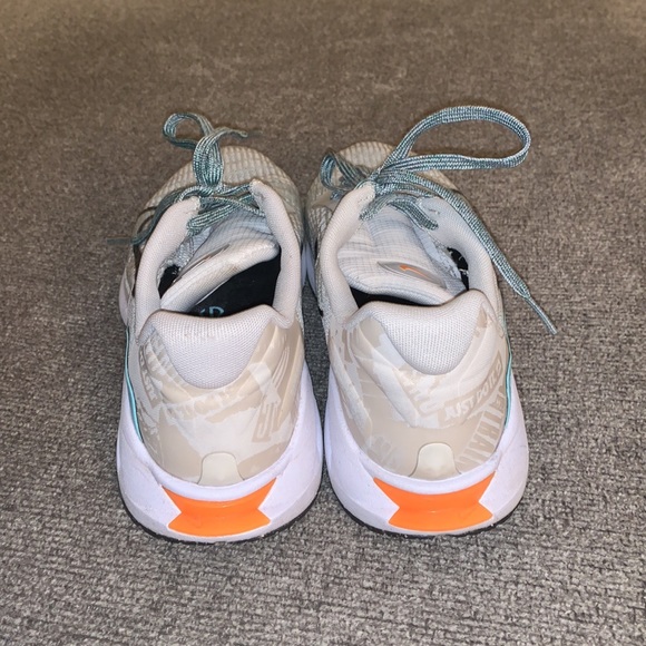 Nike ZoomX Running Shoes - Picture 4 of 6